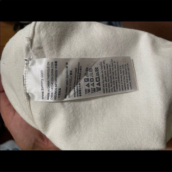 TOMMY HILFIGER WOMEN'S CREW NECK SWEATER SIZE MEDIUM - Picture 5 of 8